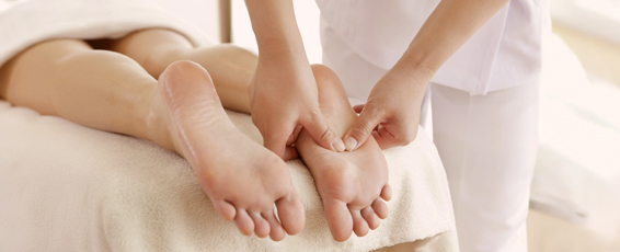 Foot-&-Leg-Reflexology-Massage-2
