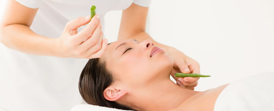 Sunset-Kiss-Aloe-Vera-Massage-1